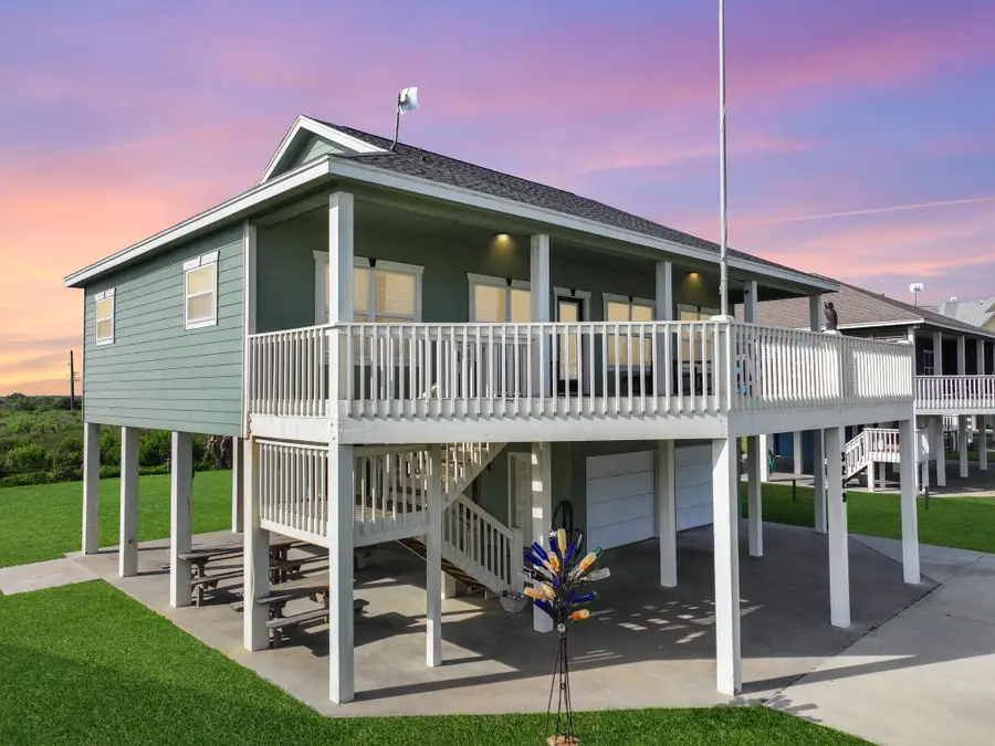 3229 Castle Drive, Crystal Beach, TX 77650 - #2