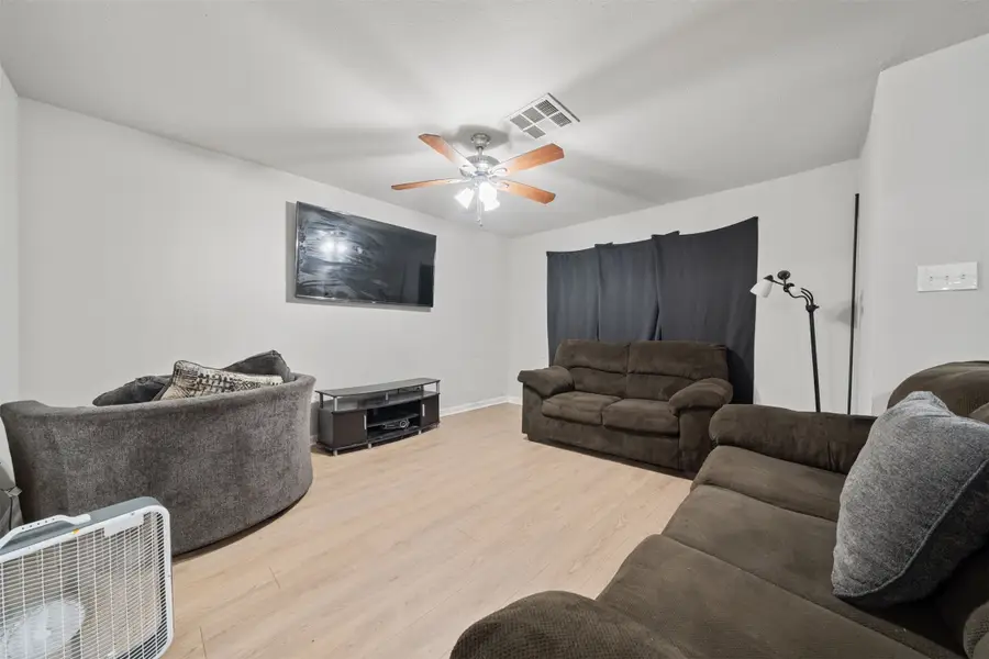 11703 Segrest Drive, Houston, TX 77047 - Image #2