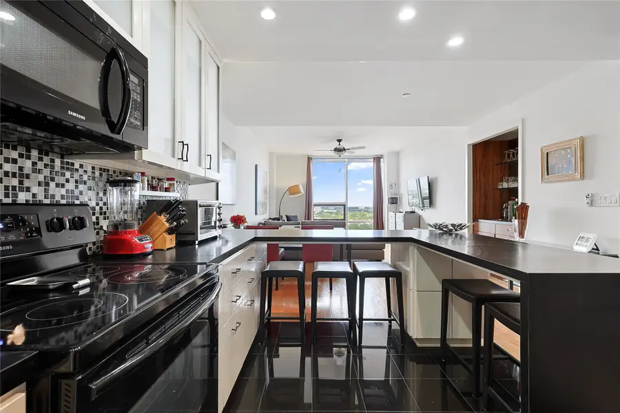 5110 San Felipe #151W, Houston, TX 77056 - Image #3