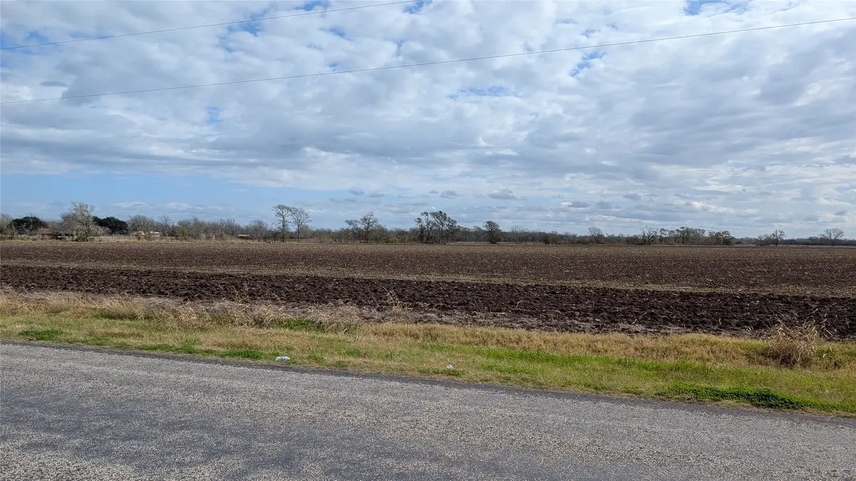 4220 Lee Lane, Wharton, TX 77488 - Image #1