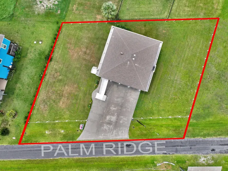 979 Palmridge Drive, Crystal Beach, TX 77650 - Image #3