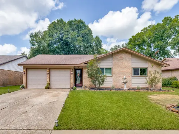 1615 Pecan Hollow Street, Pearland, TX 77581