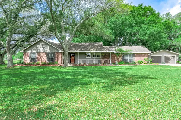 447 County Road 545, Alvin, TX 77511