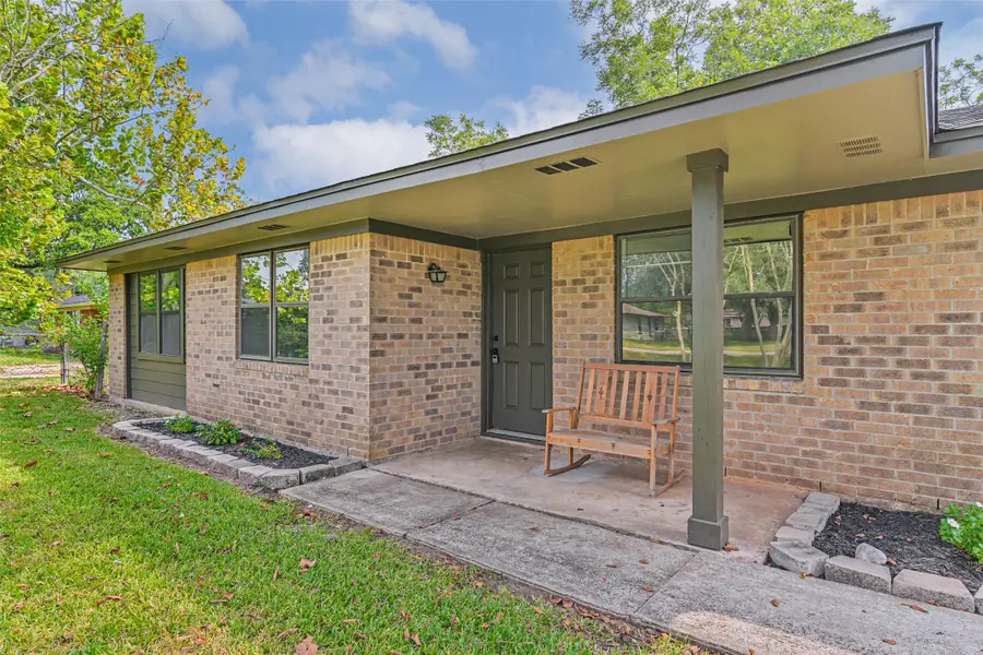 229 Burkett Street, Richwood, TX 77531 - Image #2