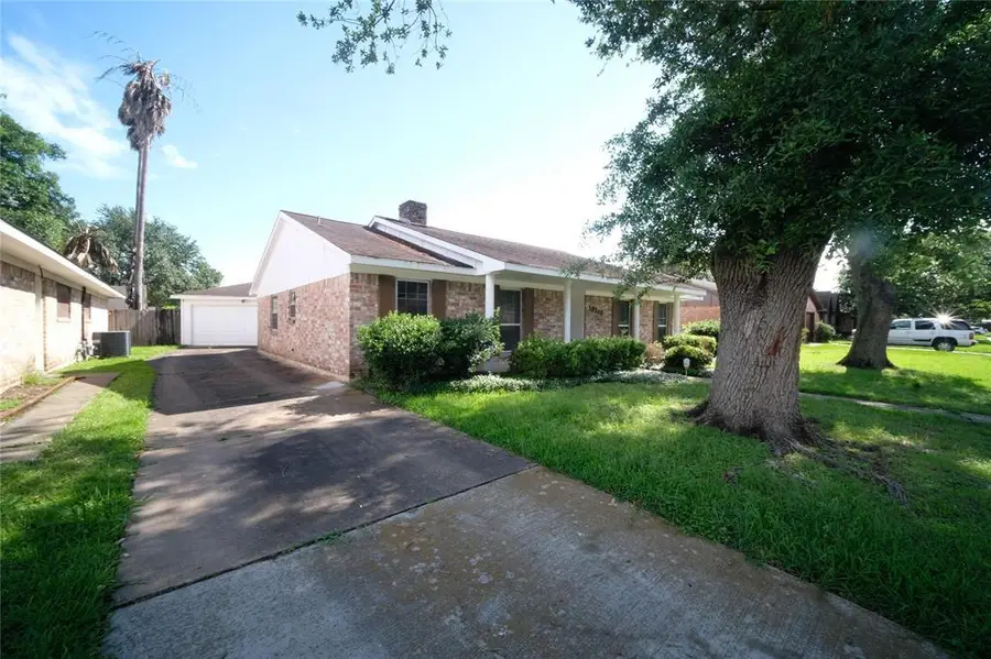 12318 Bexley Drive, Houston, TX 77099 - Image #3