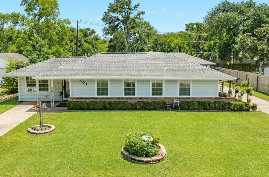 801 Magnolia, Lake Jackson, TX 77566 - #2