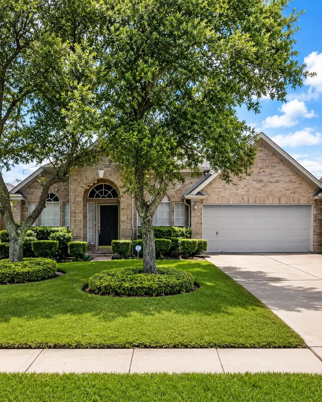 4602 W Thunderwood Circle, Fresno, TX 77545 - #1
