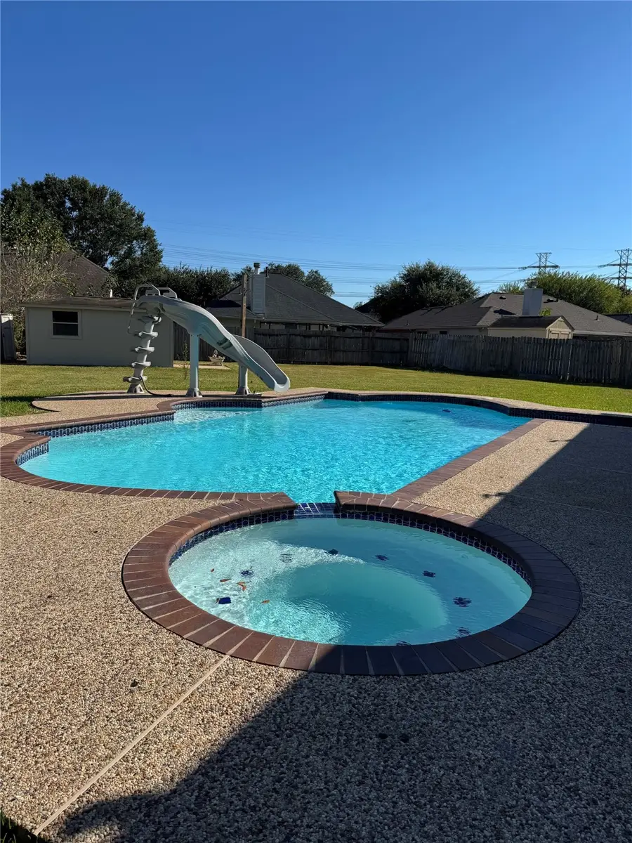 606 Oak Berry Drive, Kemah, TX 77565 - Image #3