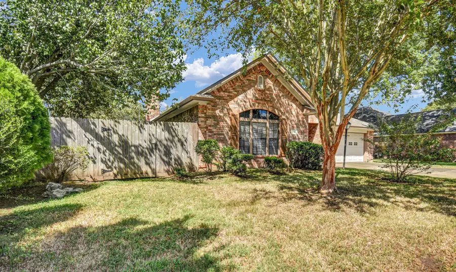 310 Chestnut Street, Lake Jackson, TX 77566 - #2
