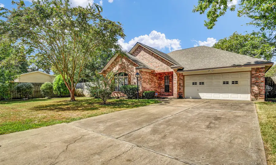 310 Chestnut Street, Lake Jackson, TX 77566 - #3