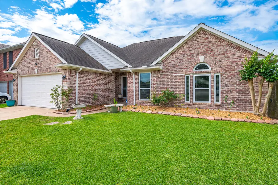 2930 Community Drive, Alvin, TX 77511 - #3
