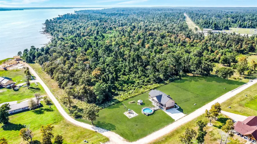 264 Falcon Point, Onalaska, TX 77360 - Image #2