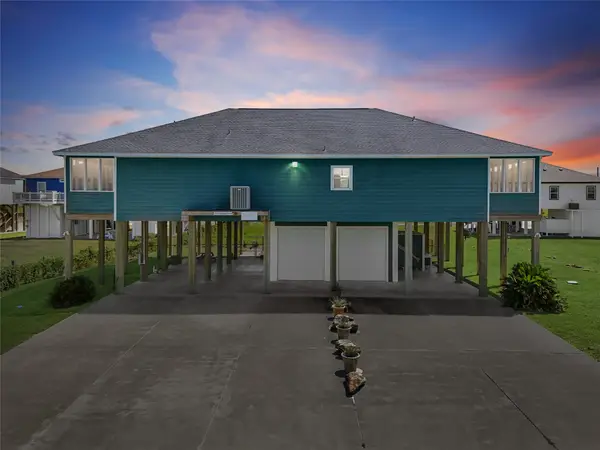 172 Ocean View Drive, Crystal Beach, TX 77650