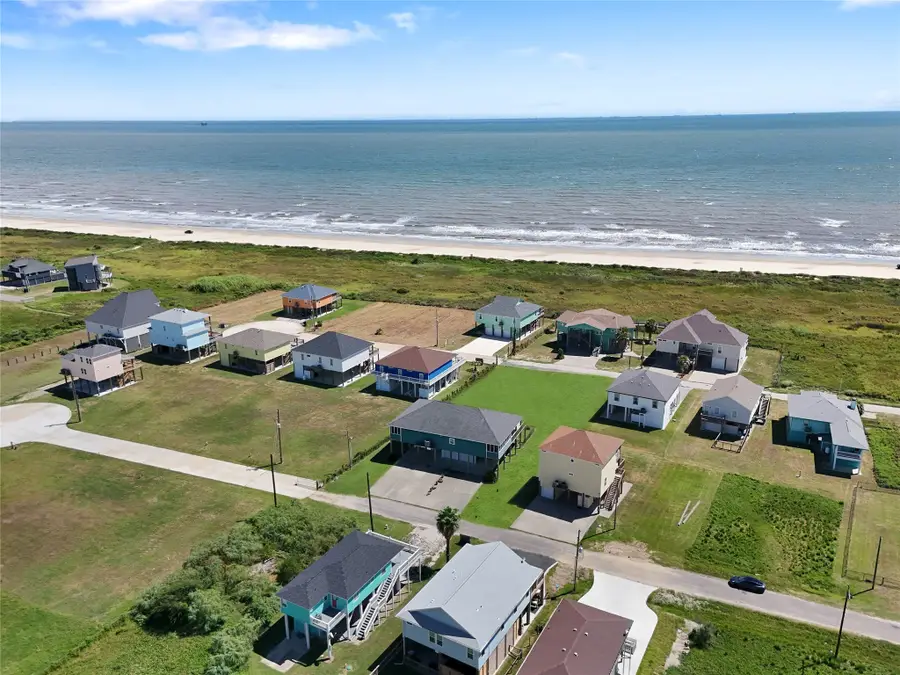 172 Ocean View Drive, Crystal Beach, TX 77650 - Image #2