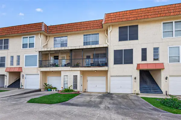 71 Regency Point, Conroe, TX 77356