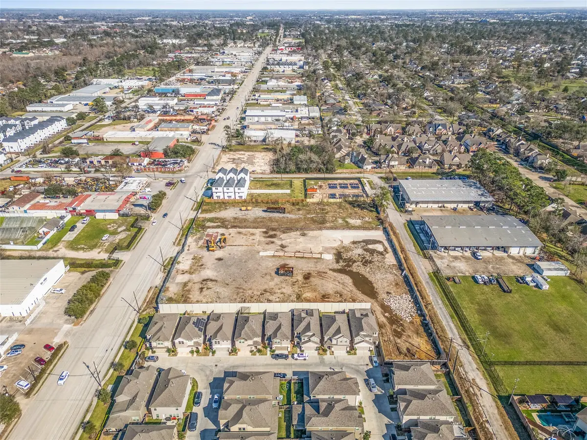 3913 Pinemont Drive, Houston, TX 77018 - #1