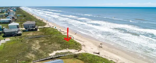 128 Saltgrass Avenue, Surfside Beach, TX 77541