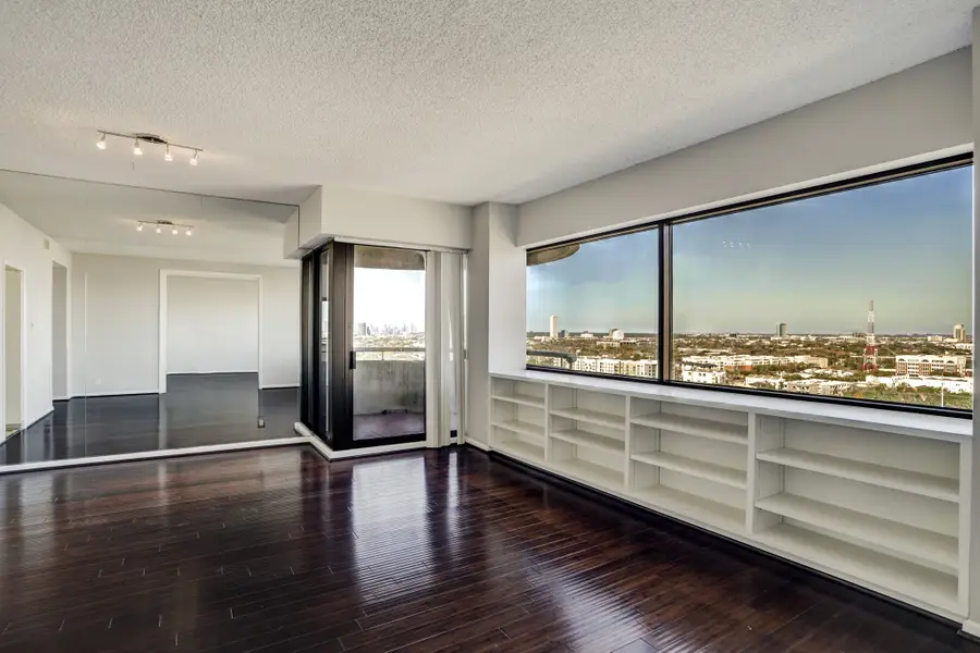 5000 Montrose Boulevard #18A, Houston, TX 77006 - Image #2