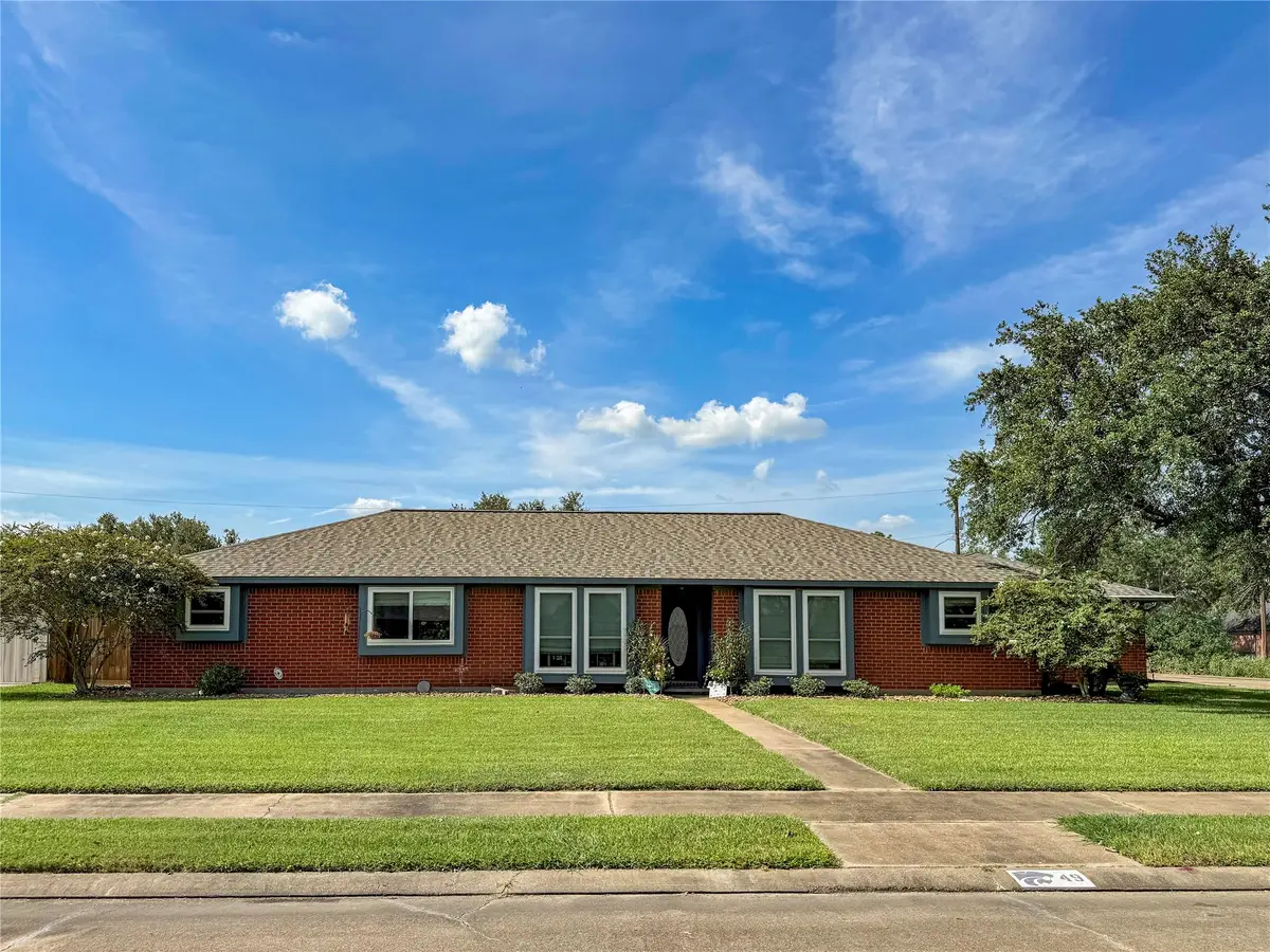 49 Colony Square, Angleton, TX 77515 - Image #1