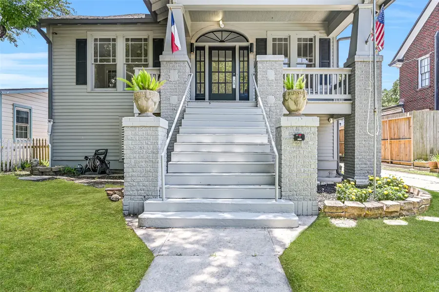 3921 Avenue P 1/2, Galveston, TX 77550 - #3