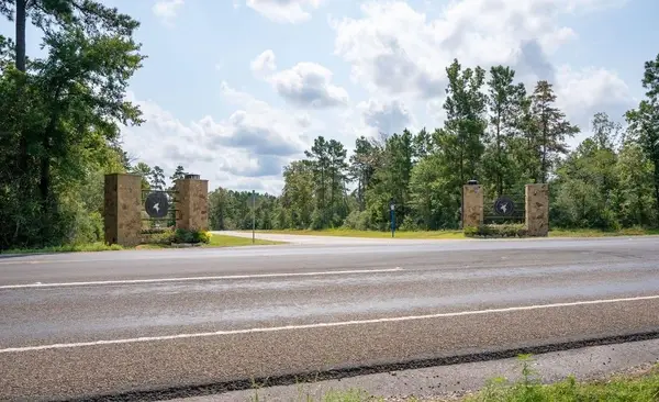 39 Coyote Run, Willis, TX 77378