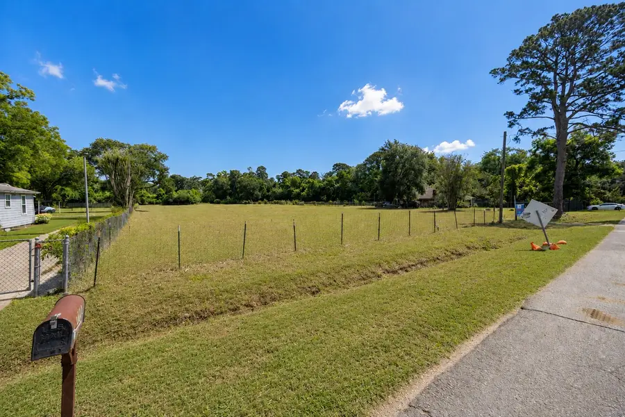 1626 & 1630 Wilburforce Street, Houston, TX 77091 - #2