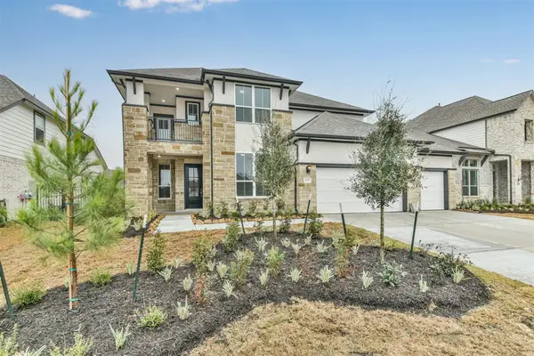 8211 Chartres Wind Drive, Magnolia, TX 77354