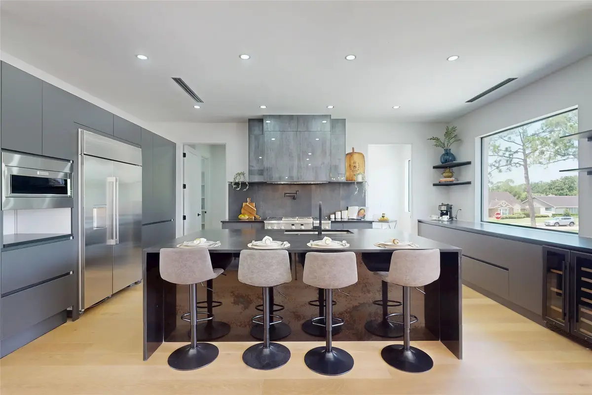 5055 Yarwell Drive, Houston, TX 77096 - Image #1