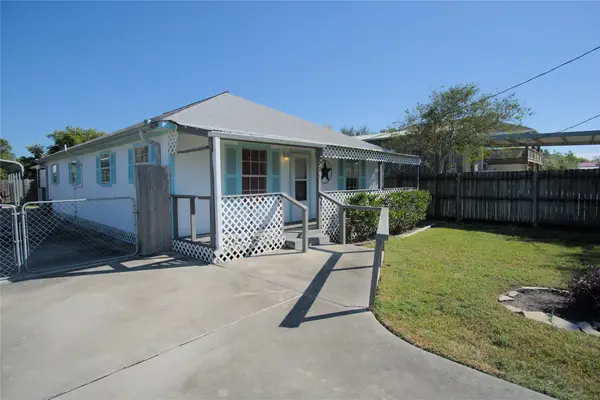 511 5th Street, San Leon, TX 77539