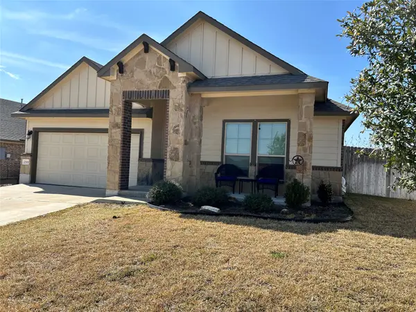 2304 Three Wood Way, Navasota, TX 77868