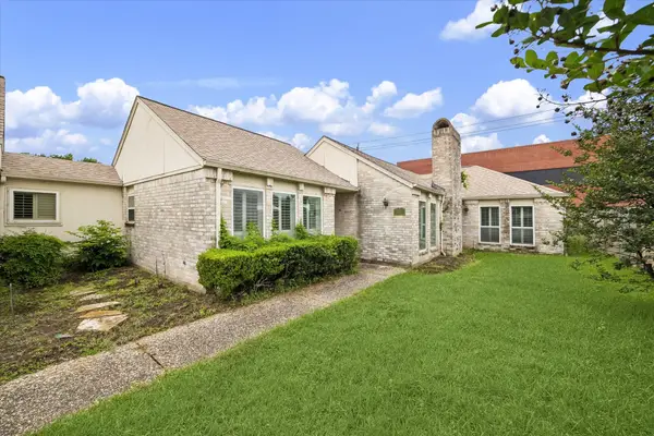 2915 Country Club Boulevard, Sugar Land, TX 77478