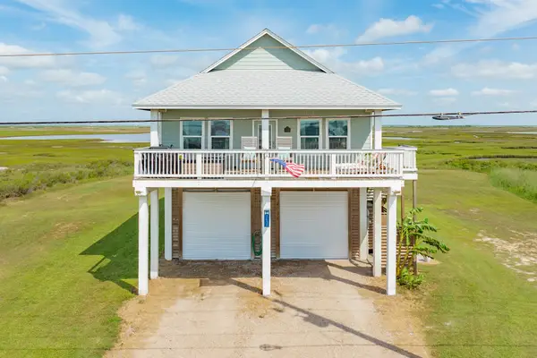 2631 Blue Water Hwy, Surfside Beach, TX 77541