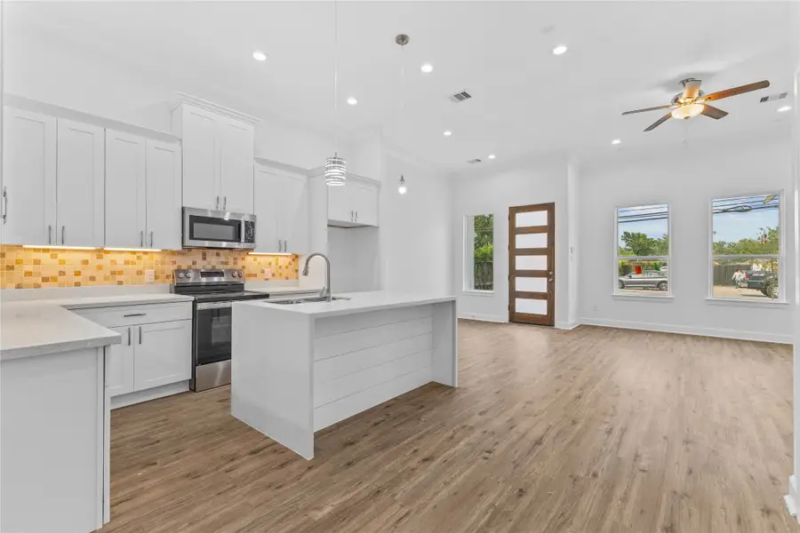 7805 Farnsworth Street #A/B, Houston, TX 77022 - #2