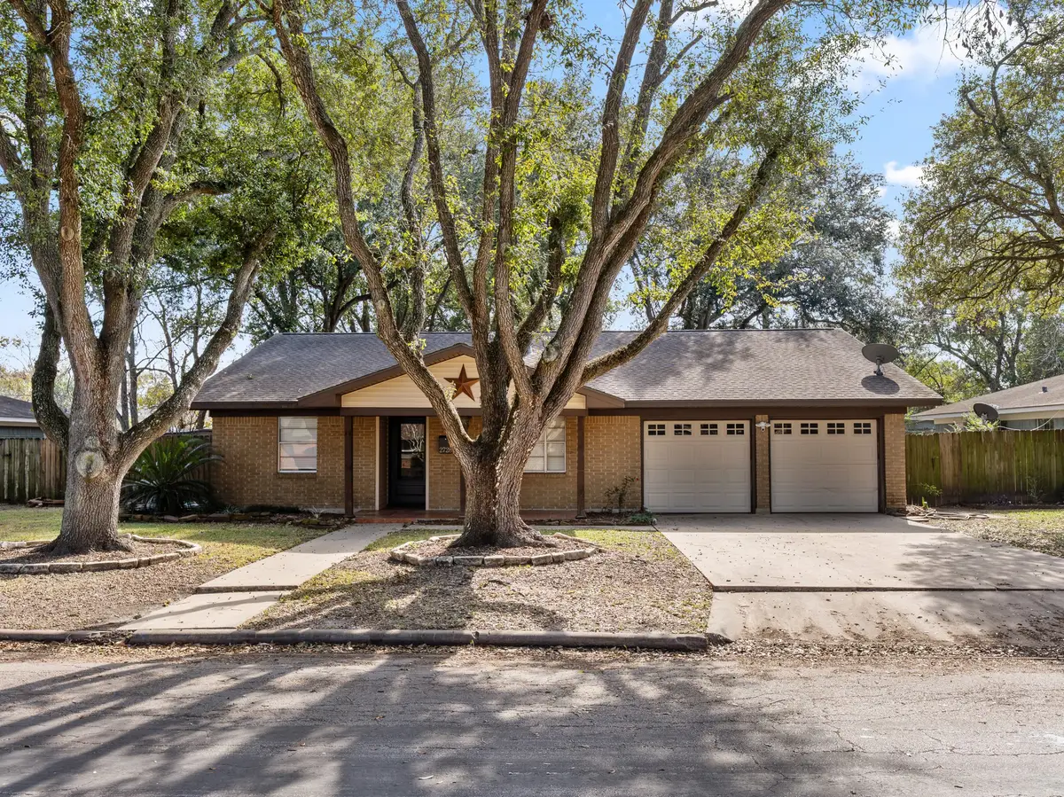 2728 Encino Avenue, Bay City, TX 77414 - Image #1