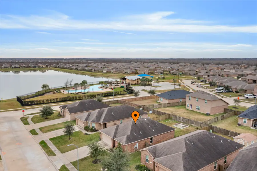 9438 Sky Blue Drive, Iowa Colony, TX 77583 - Image #2