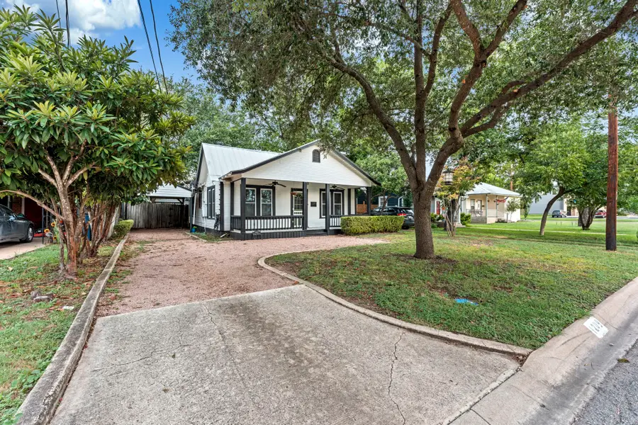 1209 Park Street N, Kerrville, TX 78028 - Image #2