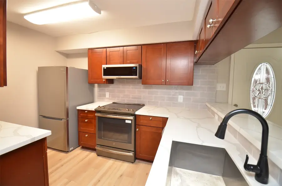76 W Park West Drive, Houston, TX 77072 - #2