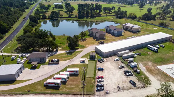 1735 State Highway 75 N, Huntsville, TX 77320