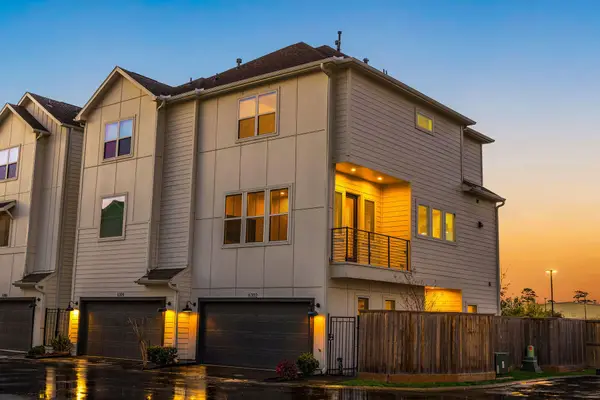 6302 Chelsea Falls Lane, Houston, TX 77008