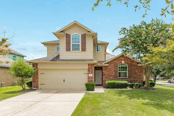 101 Long Meadow Ct, Clute, TX 77531