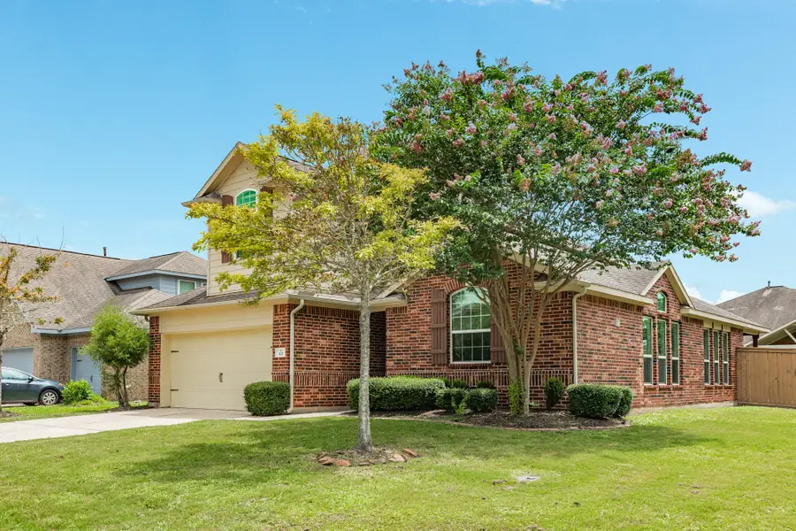 101 Long Meadow Ct, Clute, TX 77531 - #2