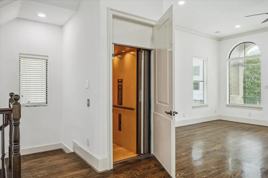 5411 Gibson Street, Houston, TX 77007 - Image #2