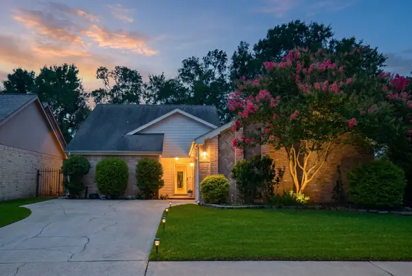 1907 Rock Fence Drive, Richmond, TX 77406