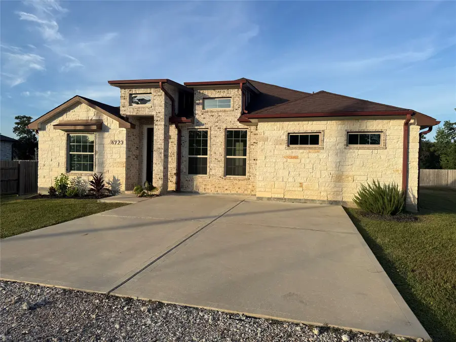 6723 Windhaven Road, Liverpool, TX 77577 - #2