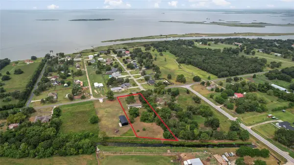 4237 S Main Street, Anahuac, TX 77514