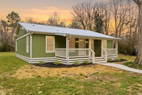 2340 Blue Jay Drive, Kountze, TX 77625