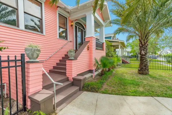 3911 Avenue R 1/2, Galveston, TX 77550