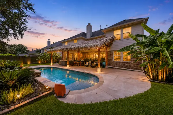 704 White Oak Pointe, League City, TX 77573