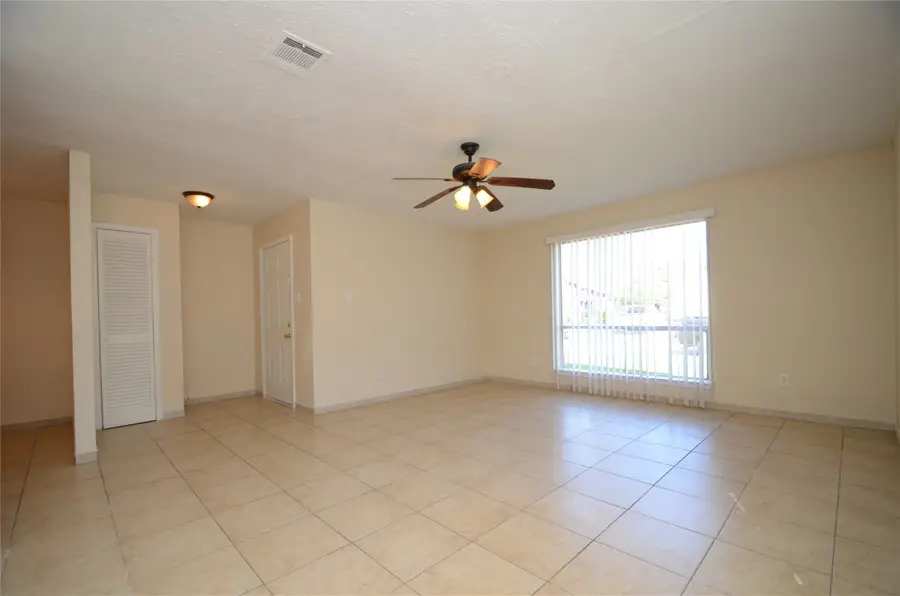 722 Odessa Court, Houston, TX 77060 - Image #2