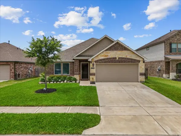 726 Rim Water Drive, Alvin, TX 77511